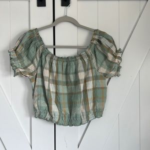 American Eagle off the shoulder top. Size small.